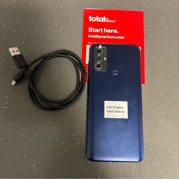Total by Verizon Smartphone with USB Cable - Picture 2 of 4